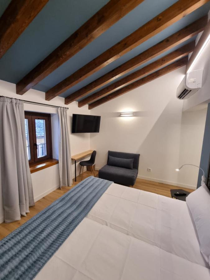 Hostal La Rua 에스텔라 외부 사진