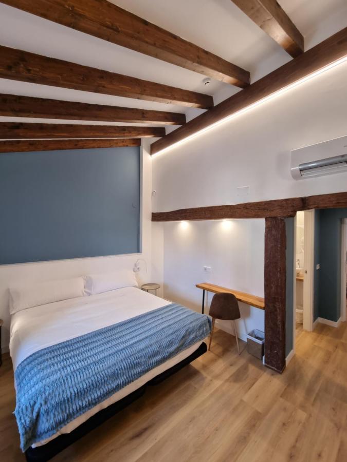 Hostal La Rua 에스텔라 외부 사진