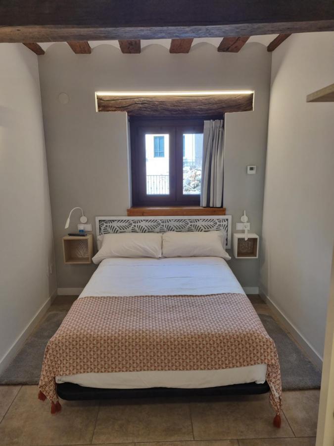 Hostal La Rua 에스텔라 외부 사진